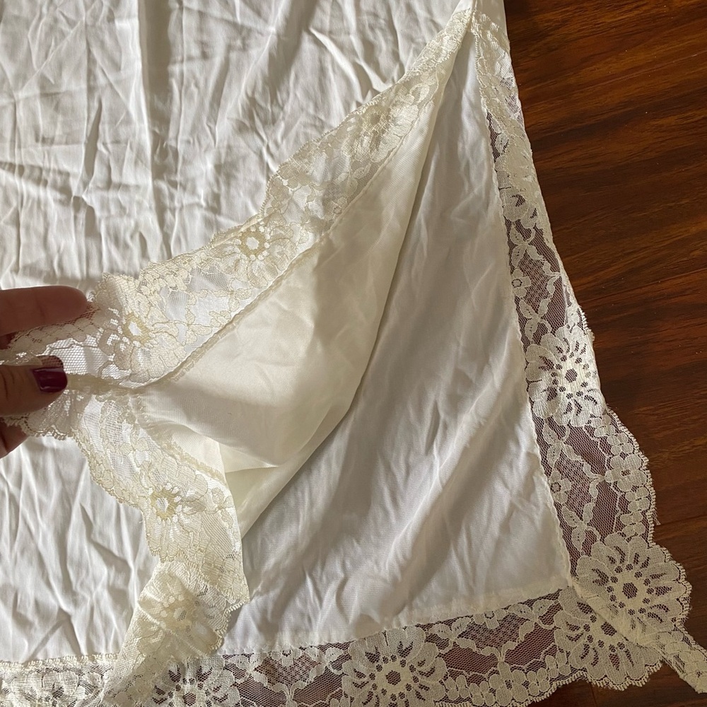 Cream Lace Trim Half Slip with cute side slit - Picture 3 of 5